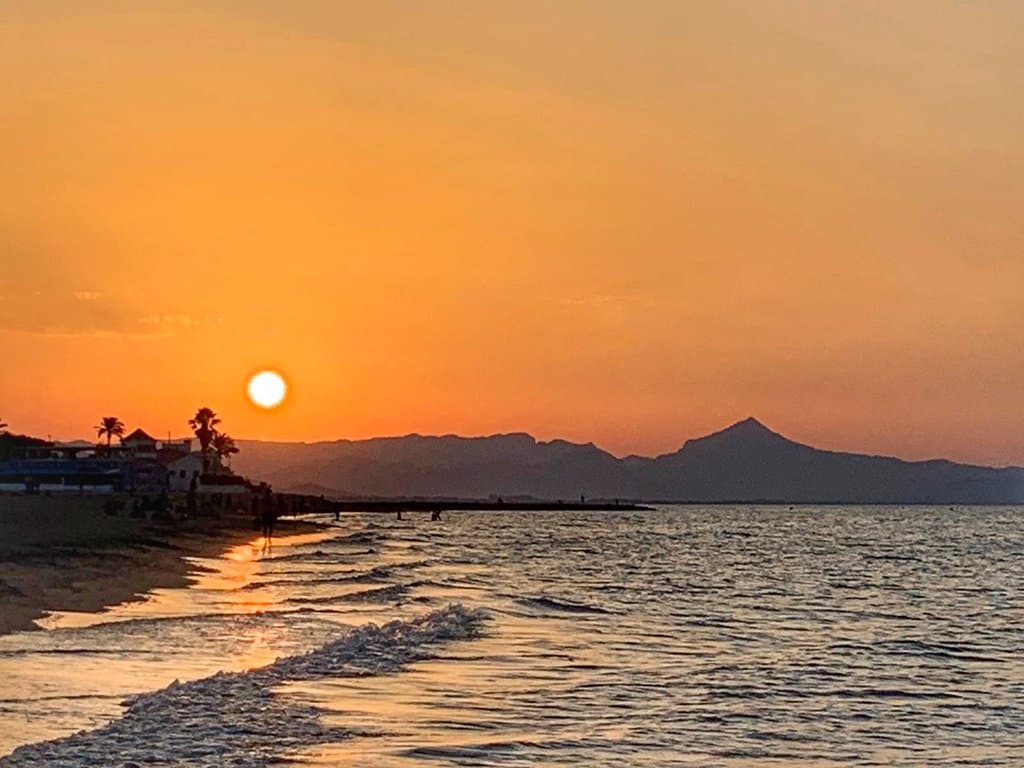 Atardecer en la Playa de las Marinas - Denia