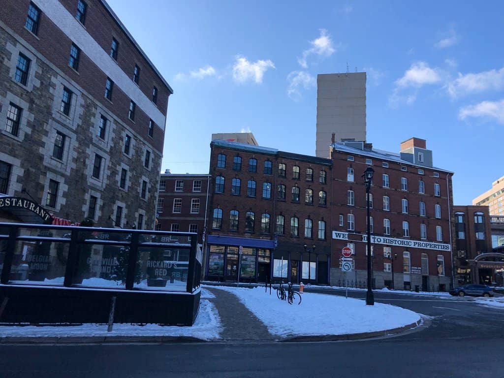 Oceanfront Dining & Bars