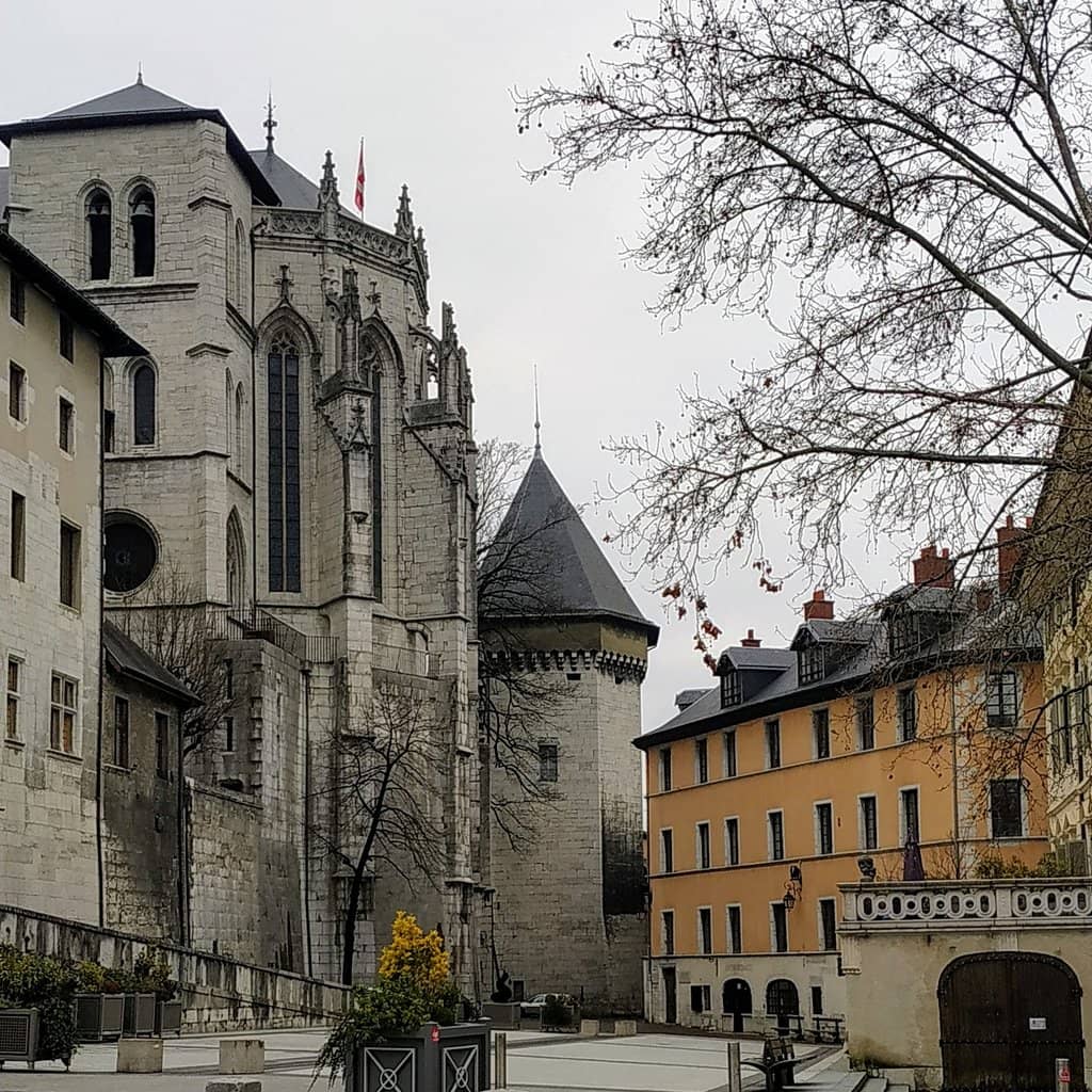 Opulent Interior Contrast