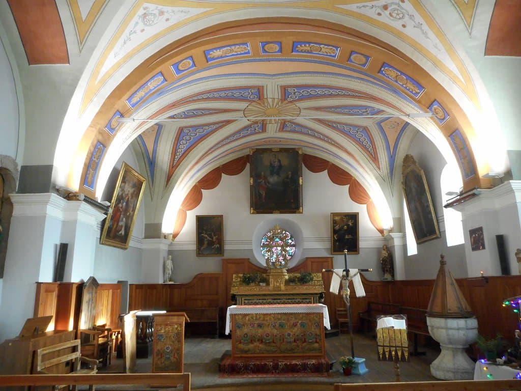 L'interno della chiesa