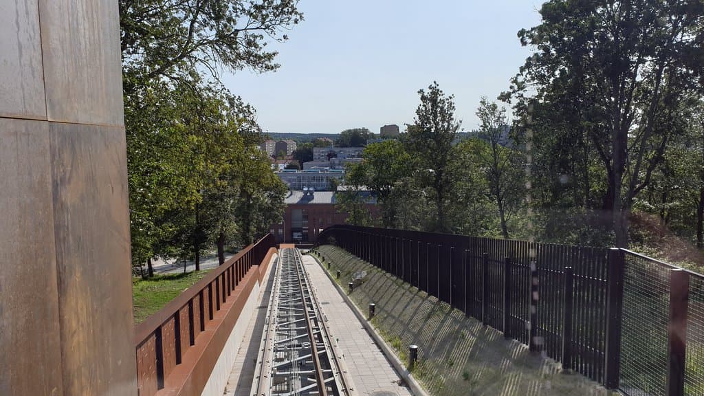 Funikulaarireitti alas