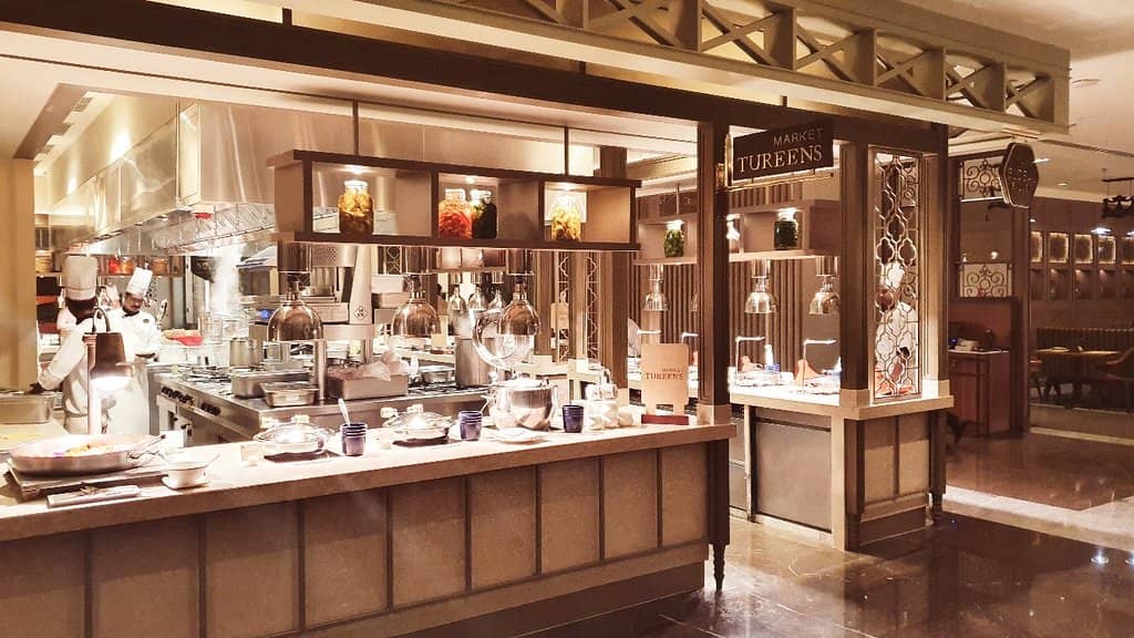 Royal Dining Experience