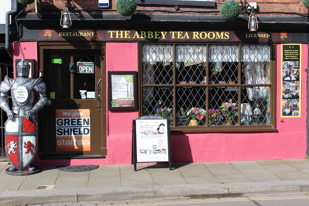 Homely, Traditional Ambiance