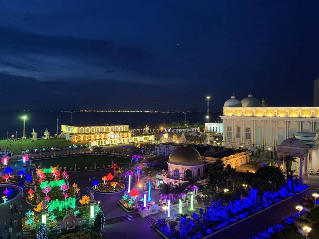 Guan Yin & Buddha Statues