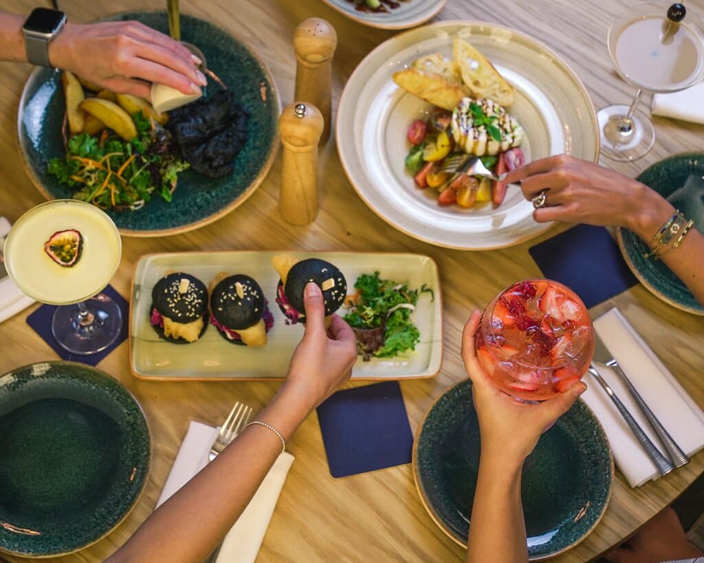 3rdFloor Sports Bar & Club, located in the heart of the DIFC! Our opening hours are from 12pm - 3am. Your perfect destination to transform you from DaytoNight.