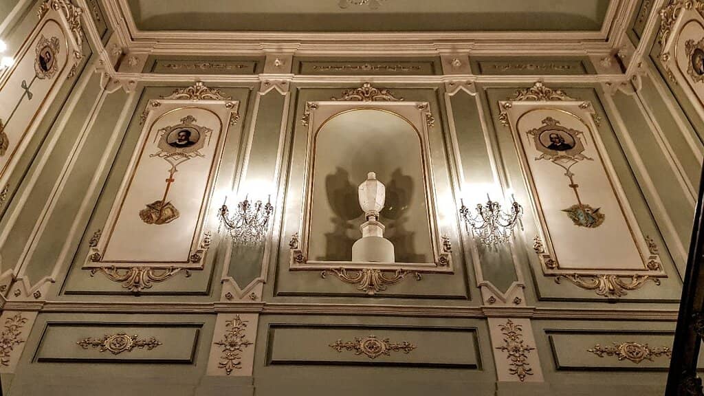 17th & 18th Century Furnishings