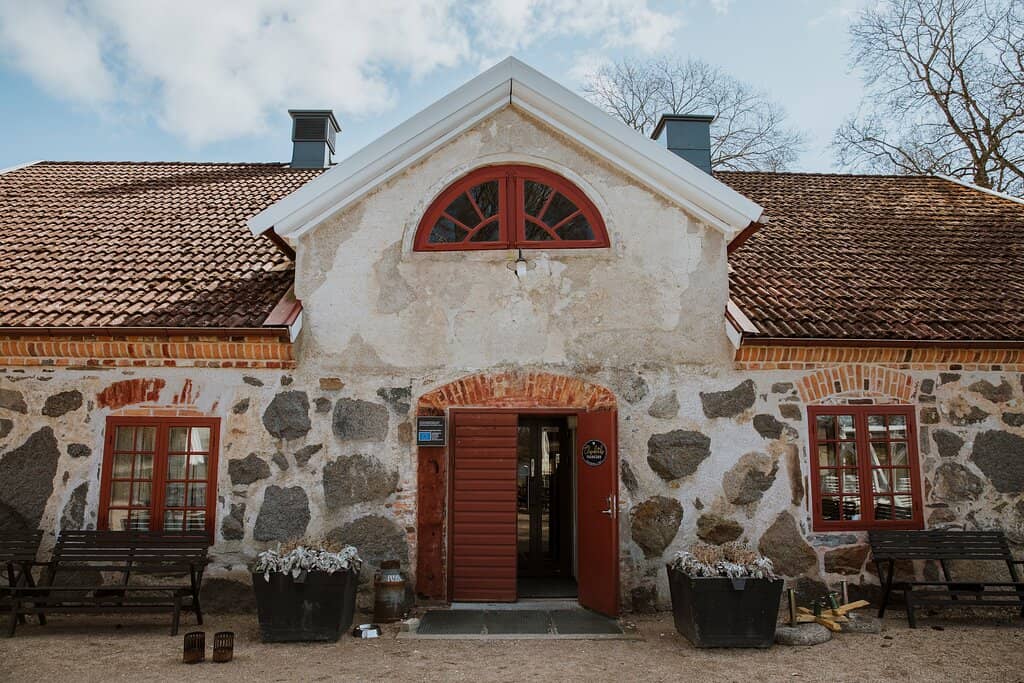 Local Crafts & Foods