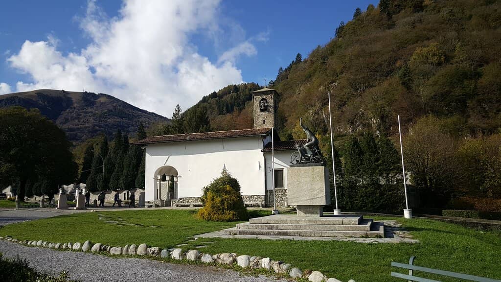 Panoramic Views of Lake Como