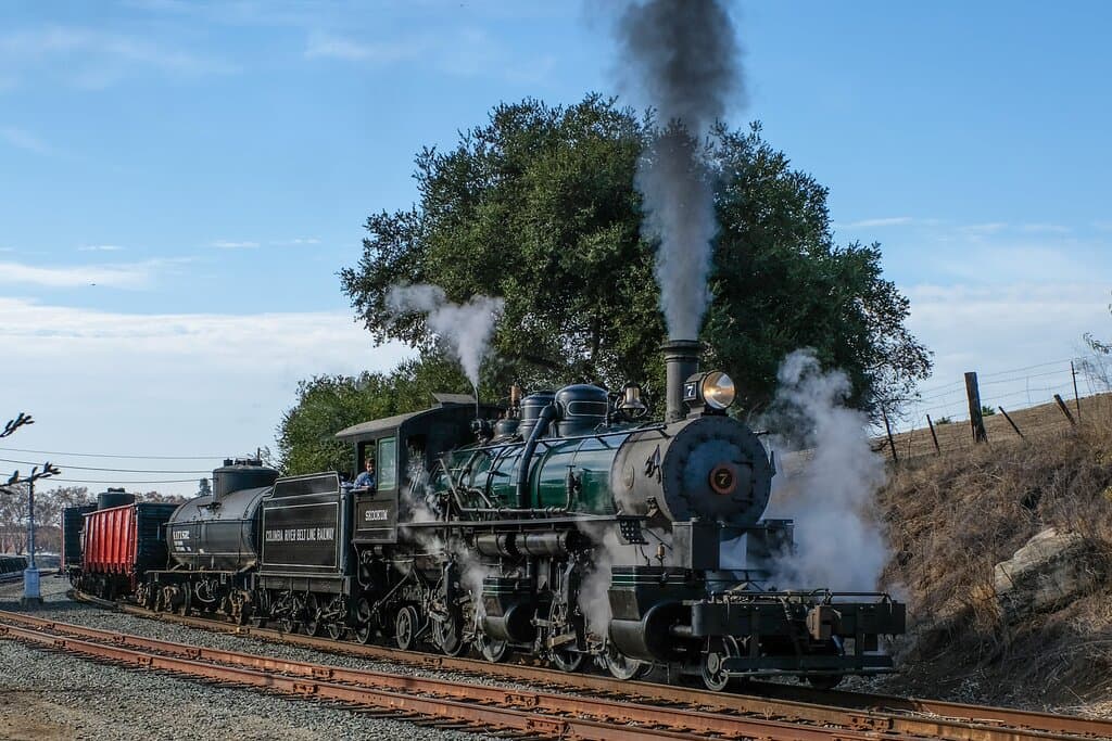 The 2-4-4-2 Columbia River Belt Line #7, known as the “Skookum”, is easing out of Niles Junction.