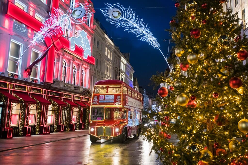 Brigit's Bakery Bus - Afternoon Tea Bus
Cartier Bond Stret Store