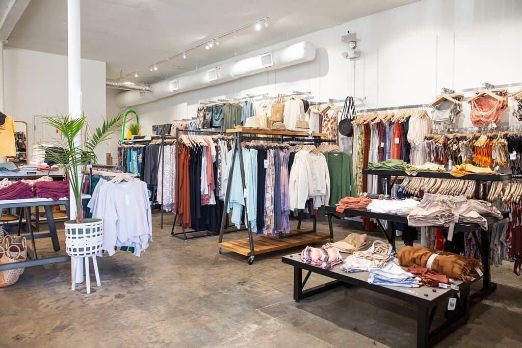 Womens retail side