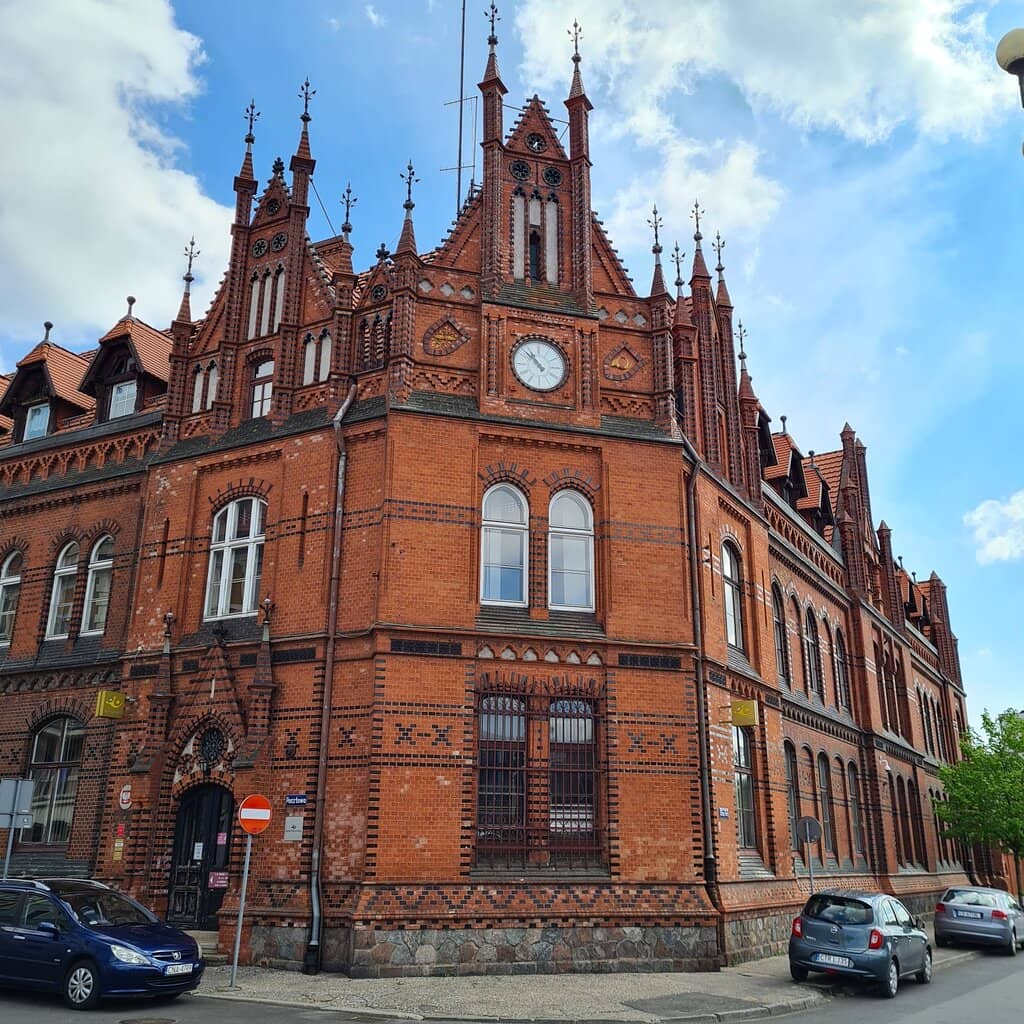 Extensive Retail Selection