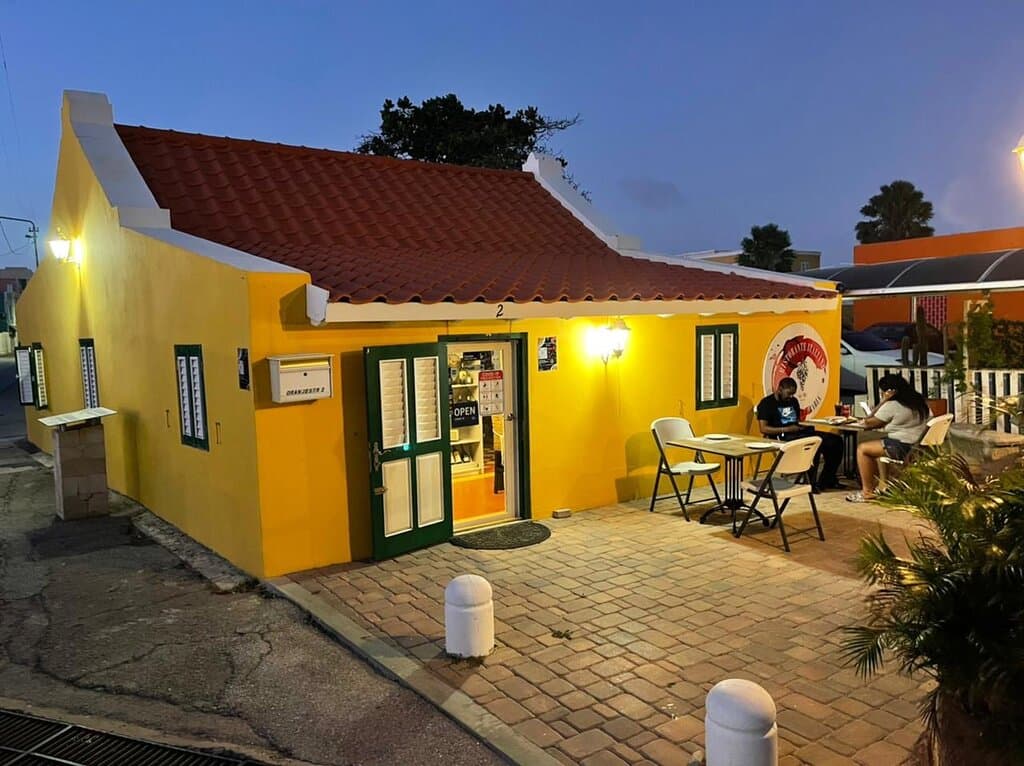 Italy In The World-Wine Restaurant