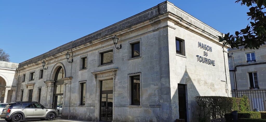 L'office de tourisme de Cognac vous accueille toute l'année du lundi au samedi.
