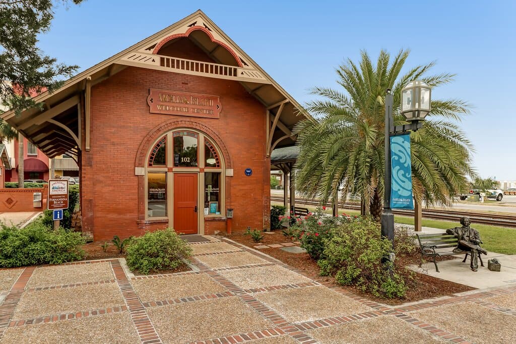Kick off your Amelia Island vacation at the Amelia Island Welcome Center. Let the experienced and friendly staff provide you with up-to-date information on attractions, events, dining, and everything "Amelia". The Welcome Center is open 364 days a year.