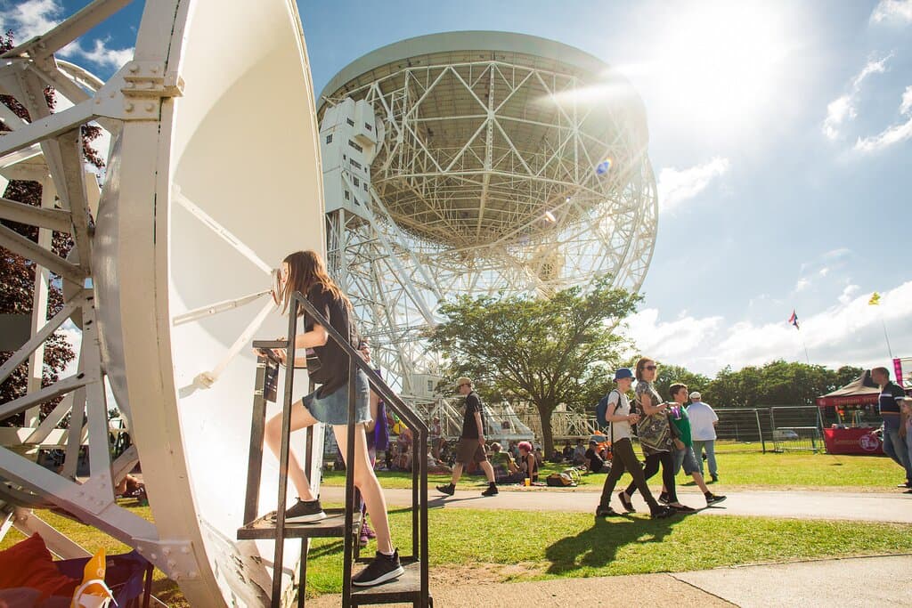 The Whispering Dishes at Jodrell Bank