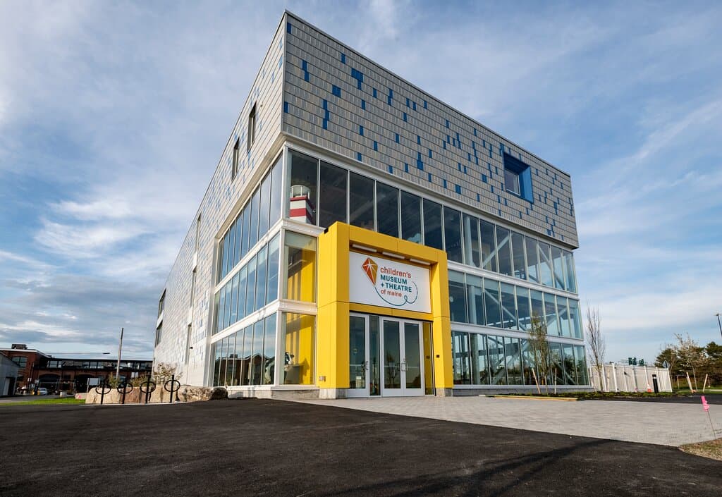 30,000 sq ft of exhibits and theatre space.