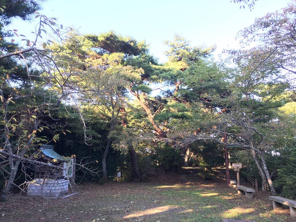 Minamoto no Yoshiie Statue