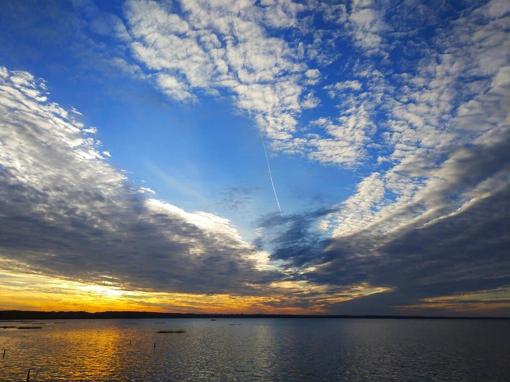 Lake Pleshcheyevo Central Beach and Embankment