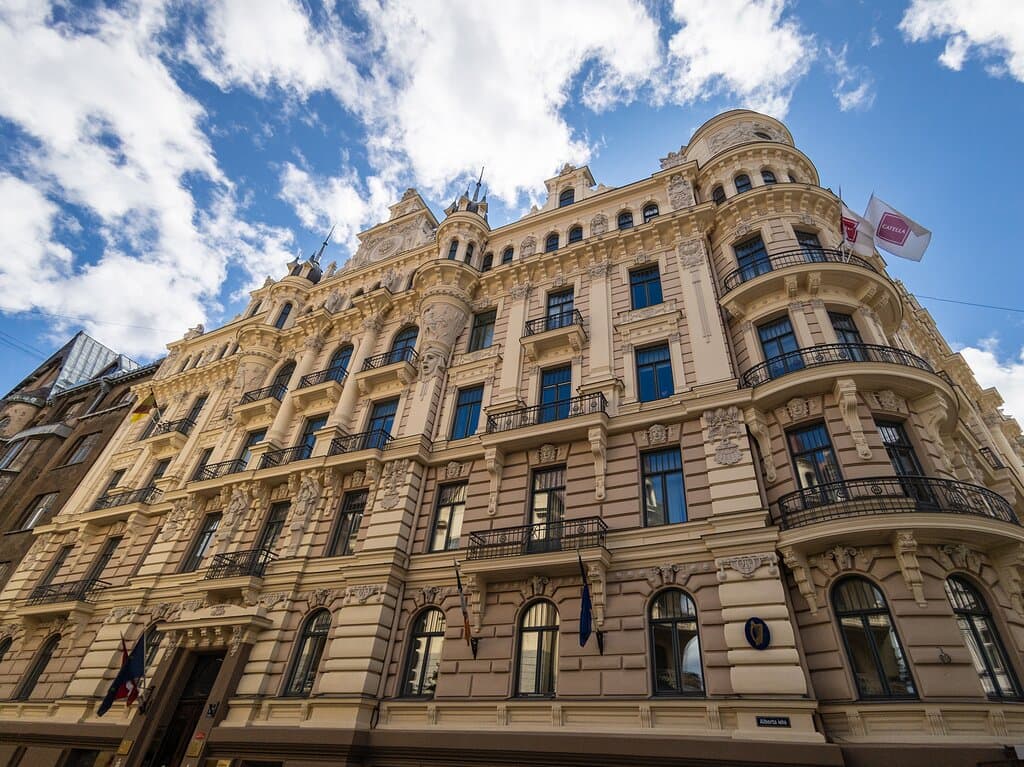 здание на улице Альберта