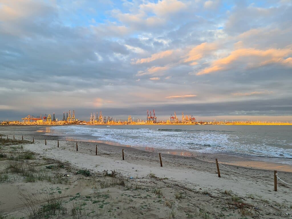 Pinedo Beach