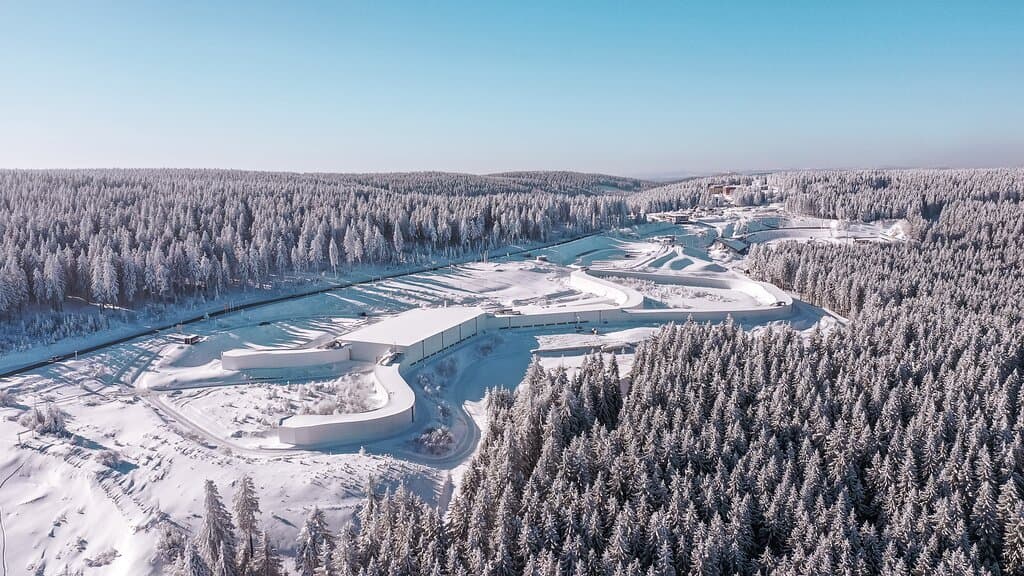 Luftaufnahme LOTTO Thüringen Skisport-HALLE | Foto: Thüringer Wintersportzentrum © Patrick Muschiol