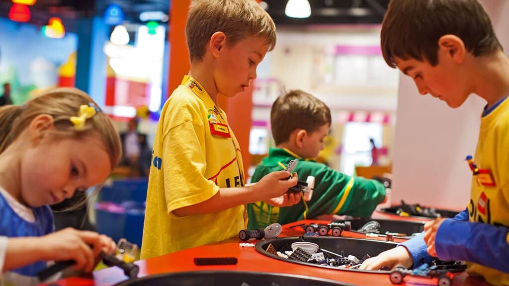 Build & Race Car Zone