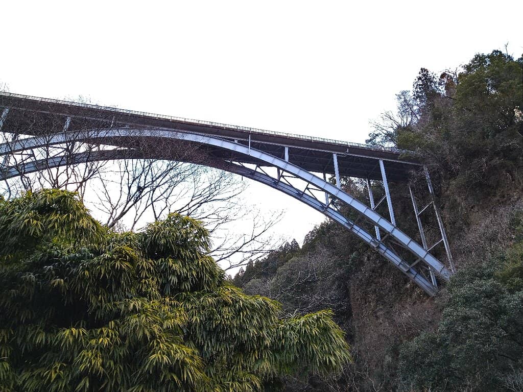 Tsujun Bridge from Below