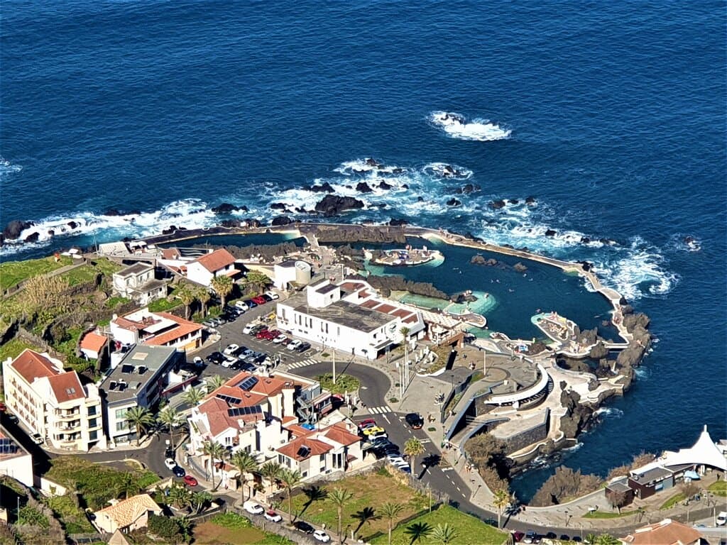 Madeira - Miradouro da Santinha, vista su Porto Moniz, Piscinas Naturais
