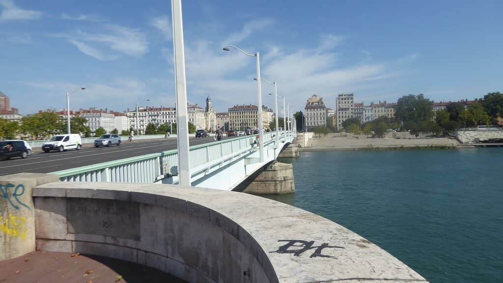 Riverbank Ambiance