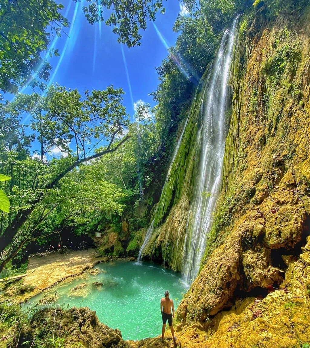 (Nuestro Monumento natural “salto del limon ) Ven & vive esta hermosa experiencia , Conecta con la naturaleza”
Cel:829-697-5332 
What:829-854-8595
🔴Reservación de caballos 
🔵Guias