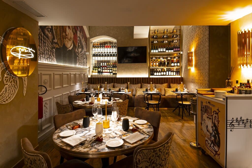 "sala Verdi privée" una zona riservata, perfetta per pranzi, cene o per ospitare eventi