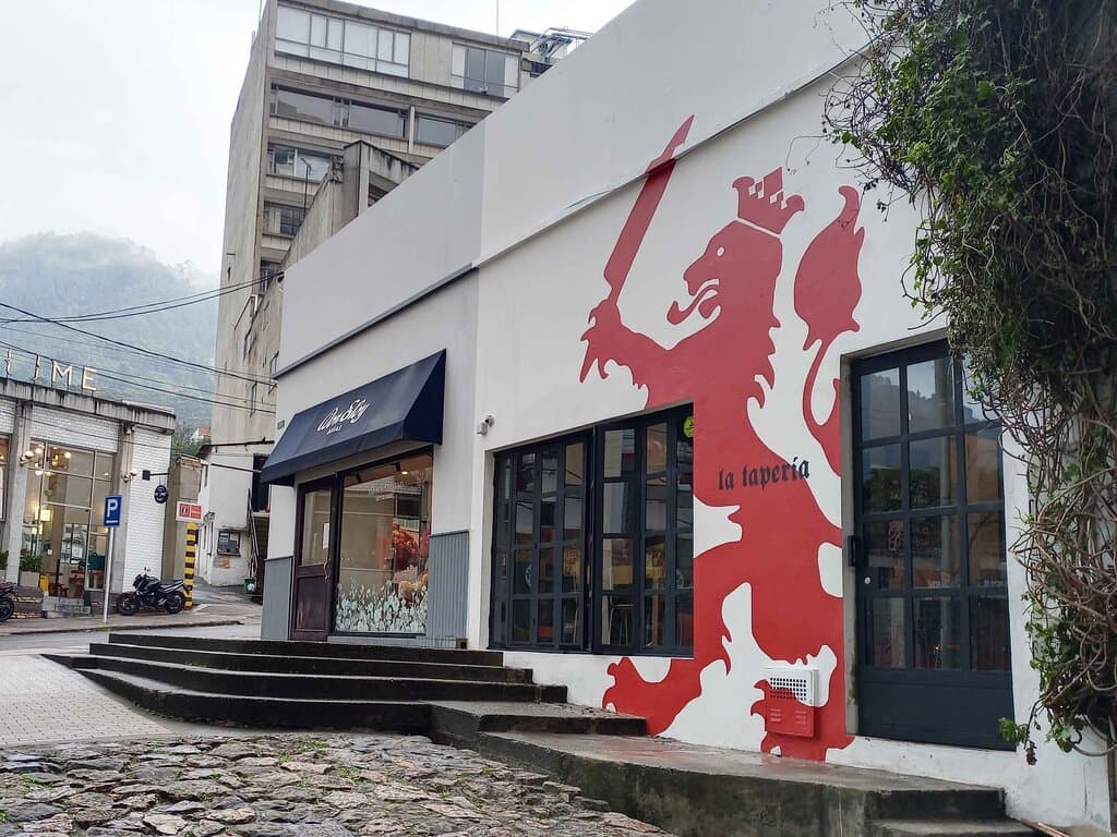 Nueva Sede, cerca al Museo Nacional y el Hotel Ibis, Pasaje Santa Cruz de Mompox San Diego - Bogotá