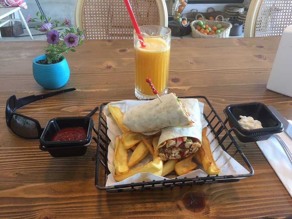 Charming Ambiance by the Harbor