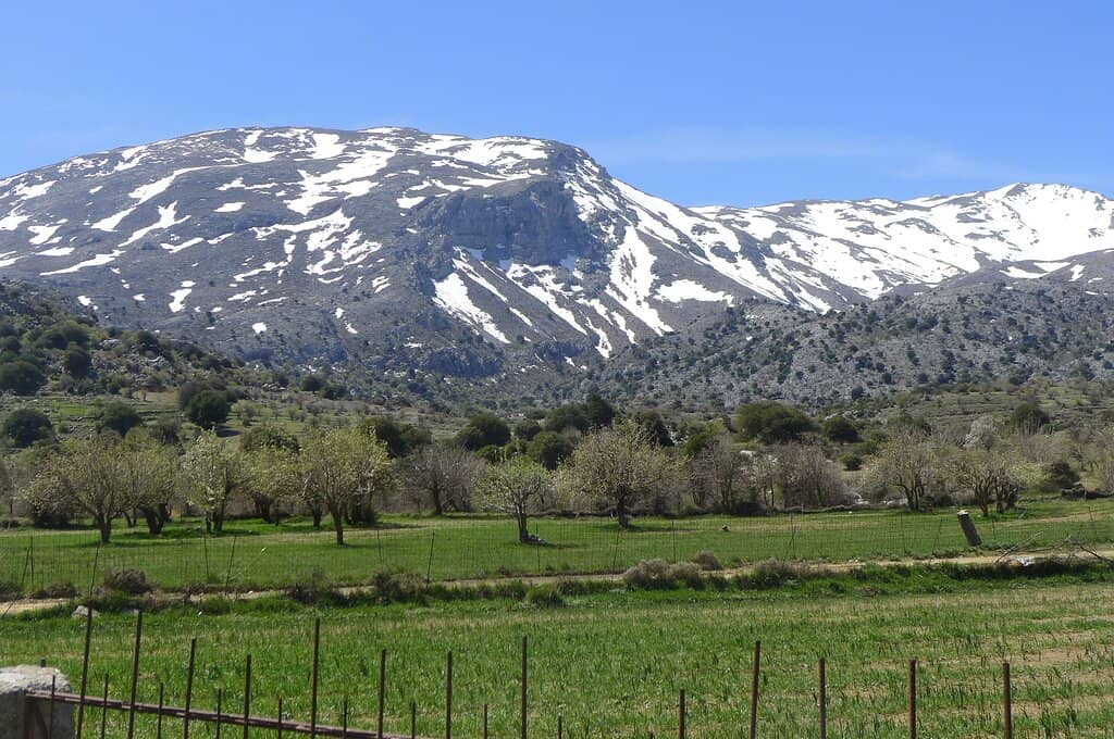 Panoramic Mountain Vistas