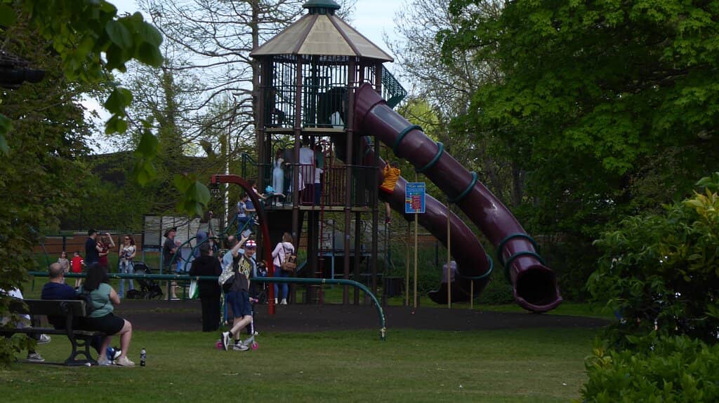 Open Lawns & Playgrounds