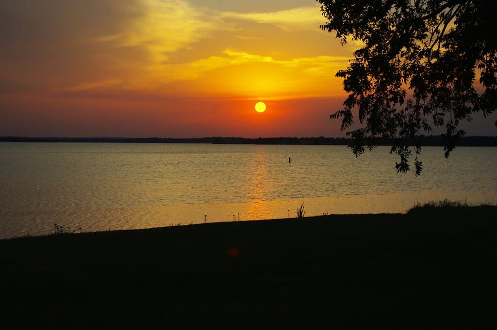 Sunset over Beaver Cove, Lake Carl Blackwell