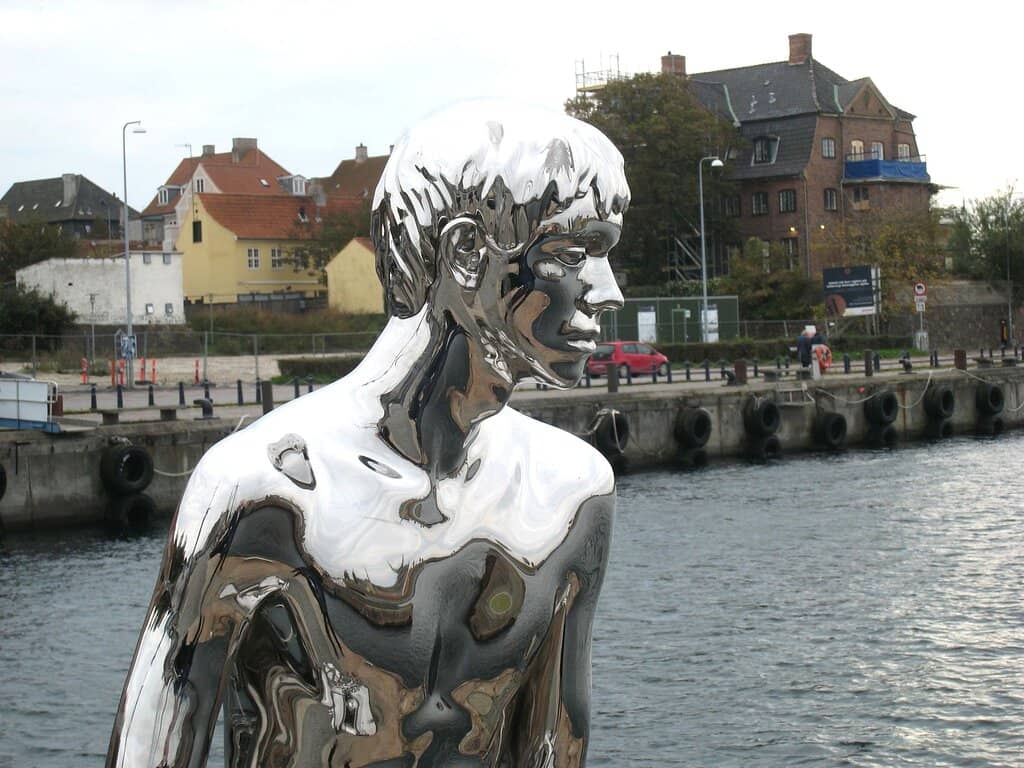 The Han Sculpture Itself