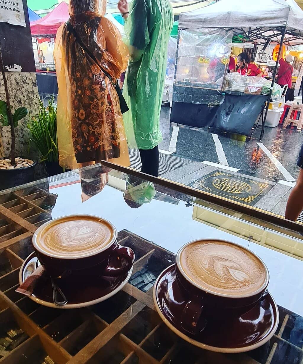 Artsy & Bookish Atmosphere