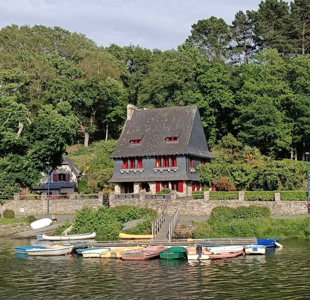 Pont-Aven's Artistic Streets
