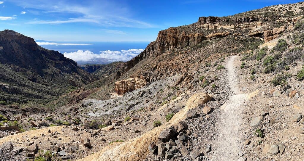 The more gentle path up (if you're doing a clockwise loop).