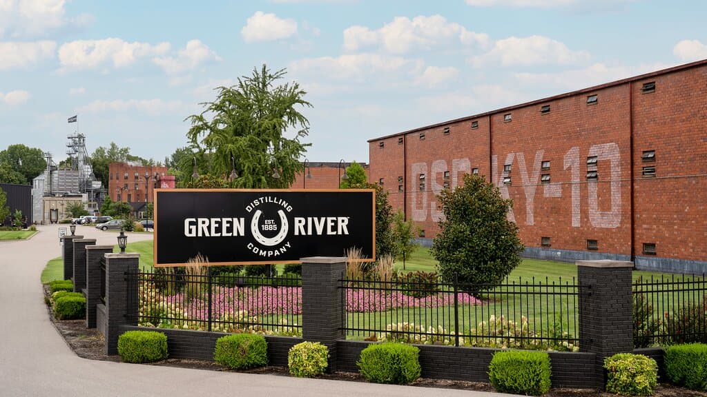 Welcome to Green River Distilling Co., KY-DSP-10 in Owensboro, Kentucky. We're a heritage member of the Kentucky Bourbon Trail®.