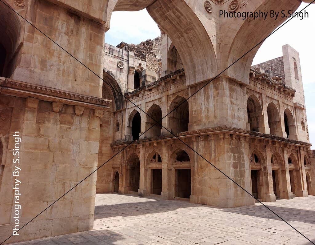 Well-Maintained Courtyard