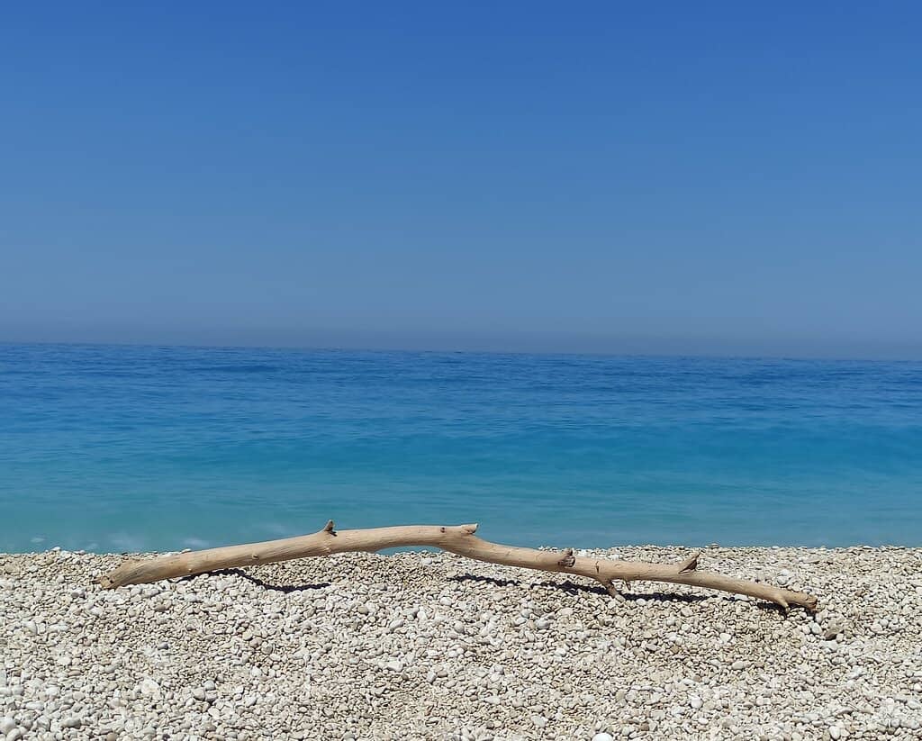 Dramatic Cliffs & Turquoise Waters