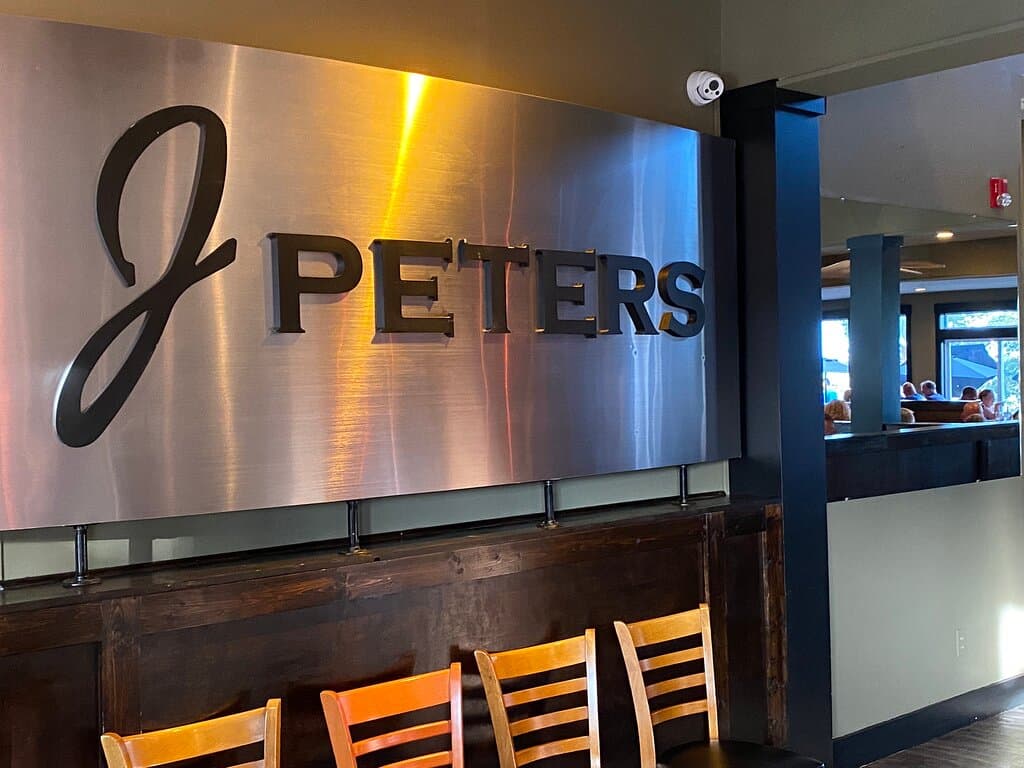 J Peters Grill & Bar - On the MarshWalk