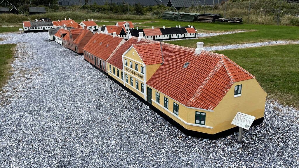 Lokken Miniby