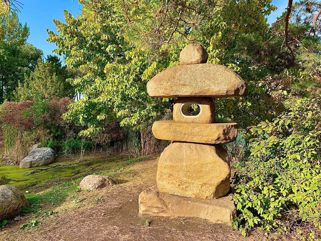 Japanese Lanterns & Rock Fixtures