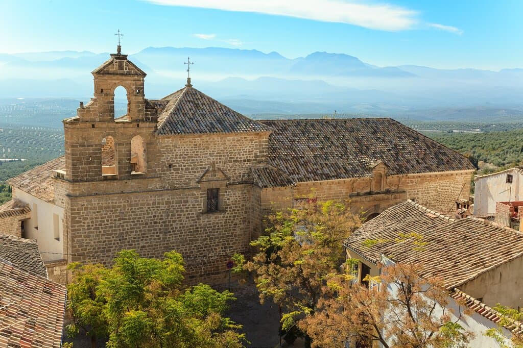 Visita la Iglesia de San Lorenzo de Úbeda, templo desacralizado en proceso de restauración y convertido en centro cultural por la Fundación Huerta de San Antonio.