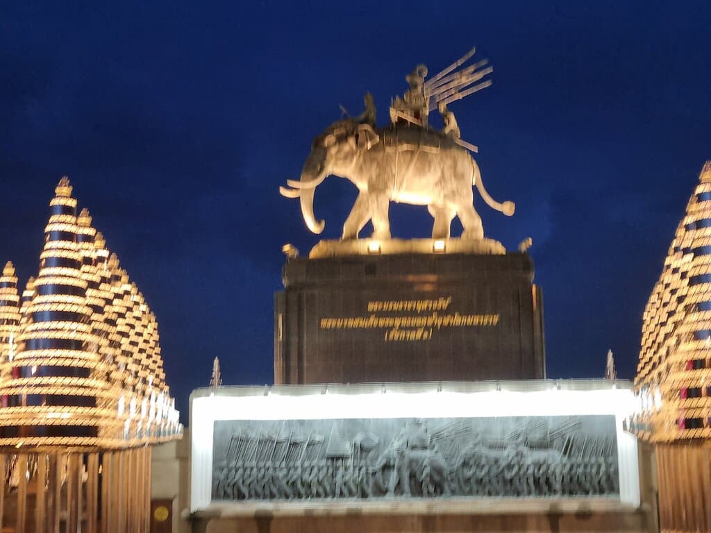 ตอนกลางคืนสวยมากค่ะ