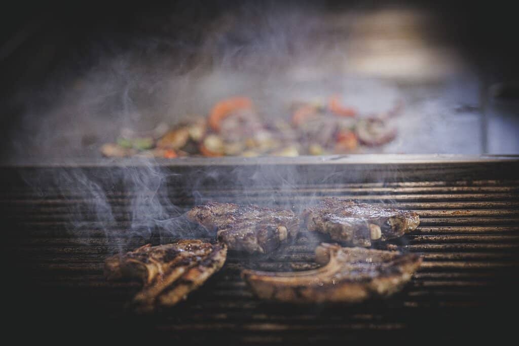 Canteen-Style Dining